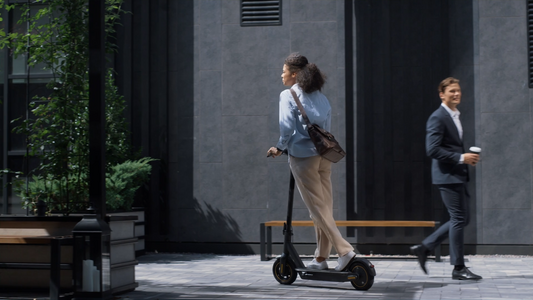 The Smarter City Commute: Why Electric Scooters Fit Modern Workdays